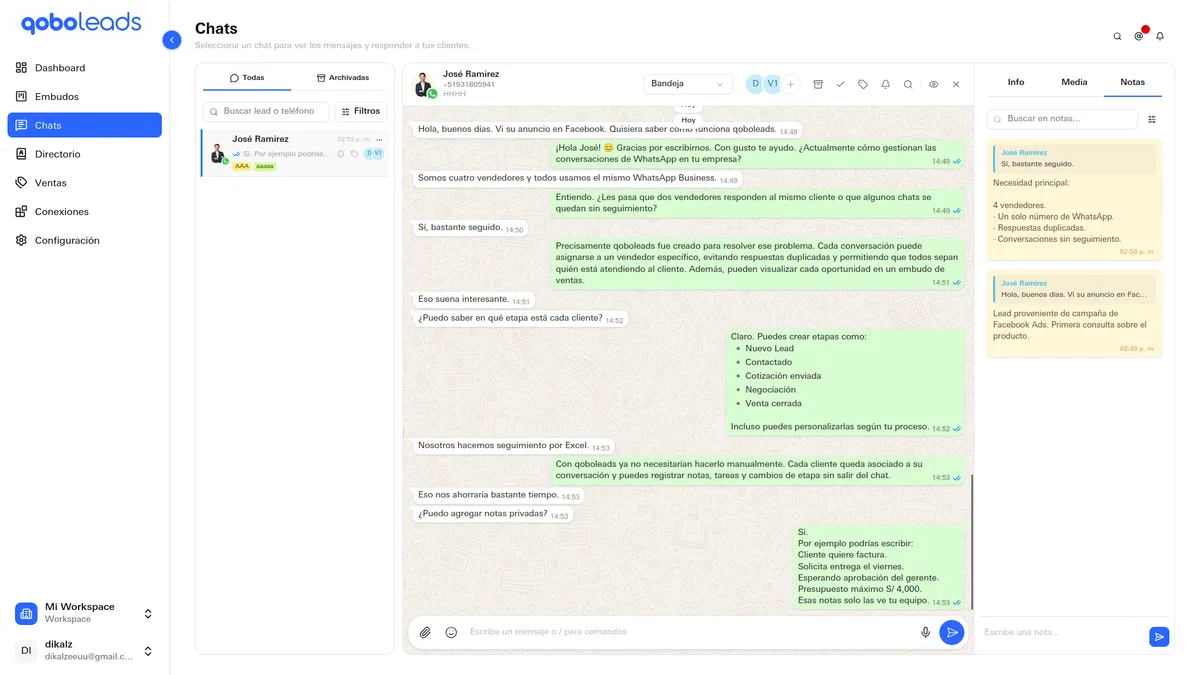 Vista del chat de WhatsApp con información del cliente en qoboleads